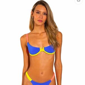 Oneone Grace-Carly bikini top XS NWT